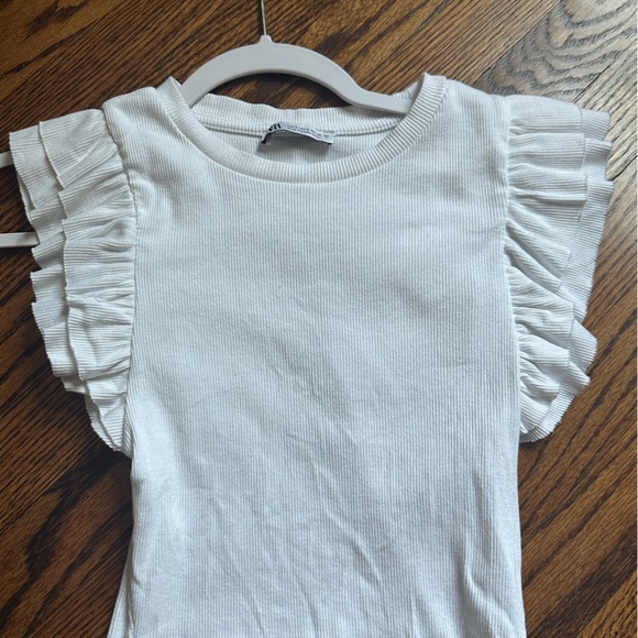 NWOT ZARA RUFFLE TOP - Picture 3 of 4
